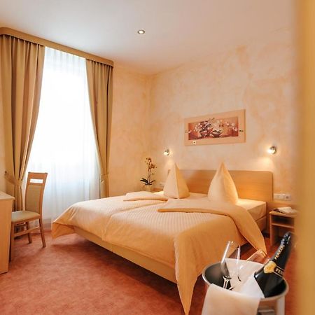 Hotel Mediterraneo Neustadt an der Weinstraße 部屋 写真