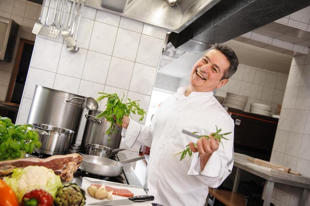 Hotel Mediterraneo Neustadt an der Weinstraße エクステリア 写真